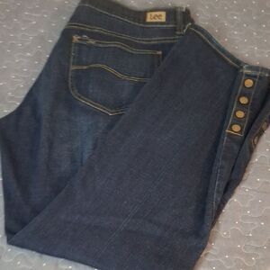 Lee Women's Dark Blue Mid rise Boot cut Jeans size 18 short